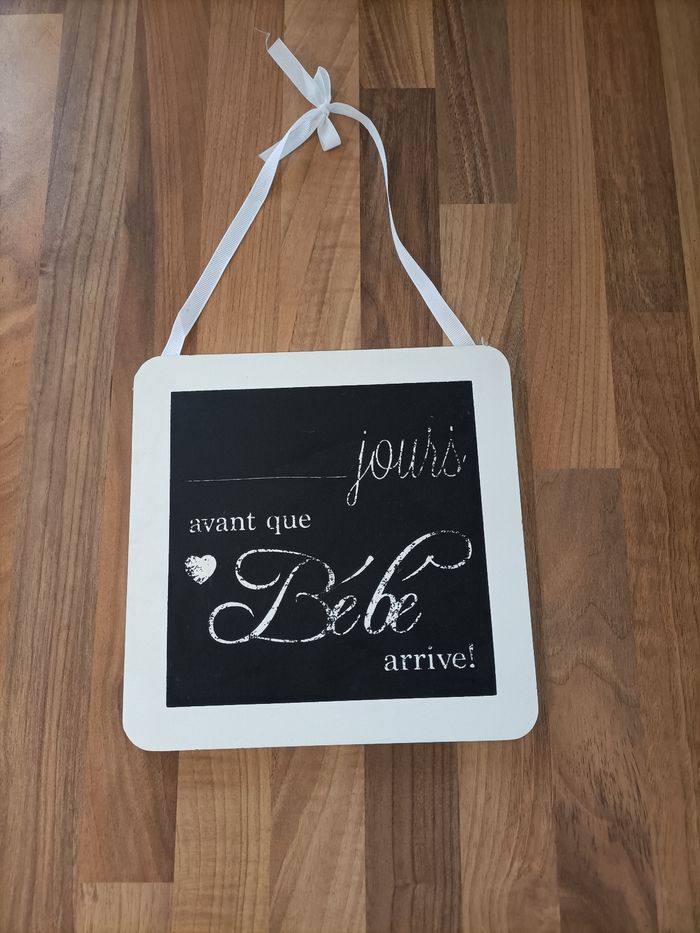 Joli cadre pour compter les jours avant naissance de bébé - photo numéro 2