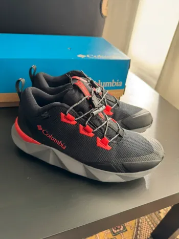 Baskets Columbia Centennial Trail Outdry taille 39 noir rouge corail