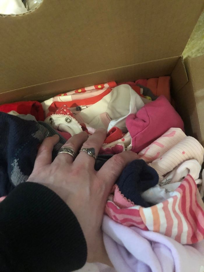 Destock vêtements bb fille 3  mois - photo numéro 2