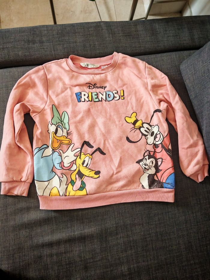 Sweat disney fille