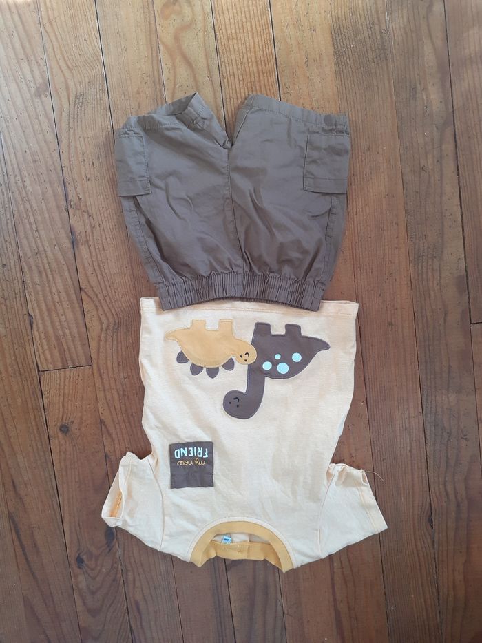 Ensemble 12 mois jamais porté