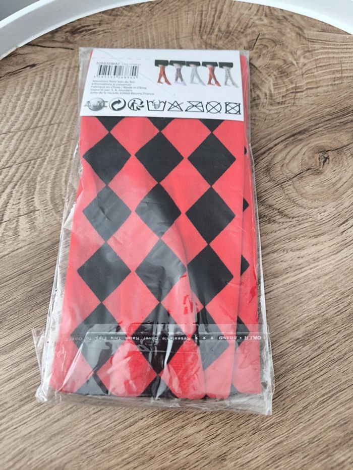 Paire de bas fantaisie Arlequin rouge losange noir neuf - photo numéro 2