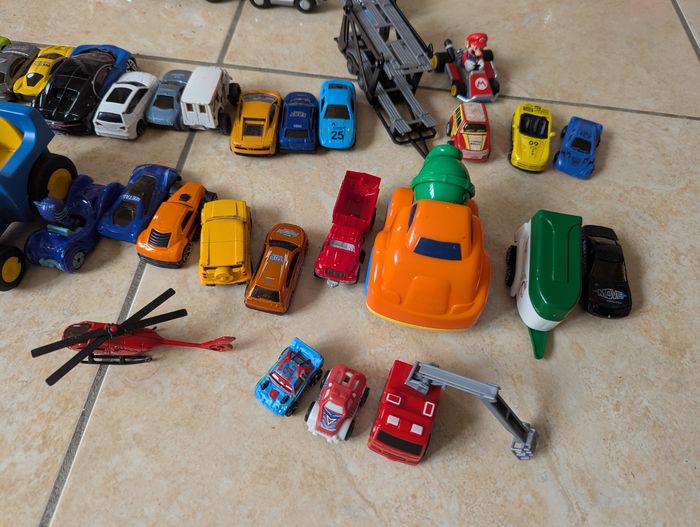 Lot petites voitures - photo numéro 2