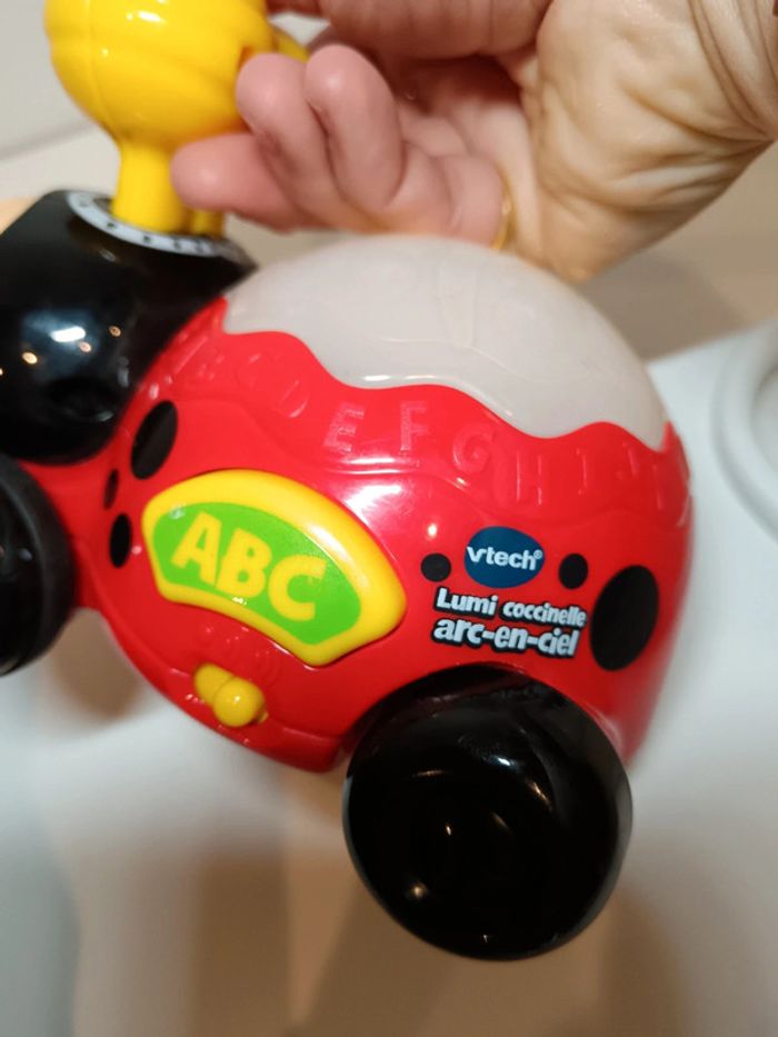 Jouet Coccinelle lumineuse arc-en-ciel LeapFrog - photo numéro 3