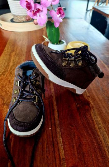 Chaussures montantes Vertbaudet p. 23