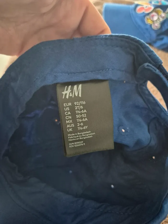 Casquette h&m thermocollant - photo numéro 3