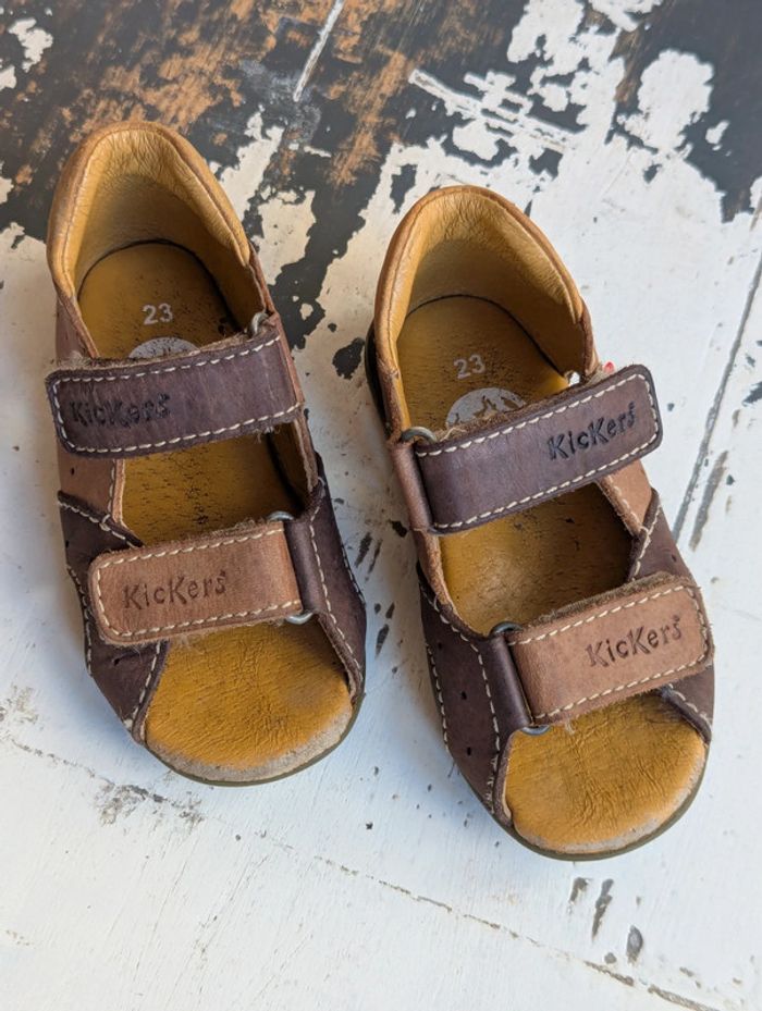 Sandales en cuir marron Kickers – Taille 23
