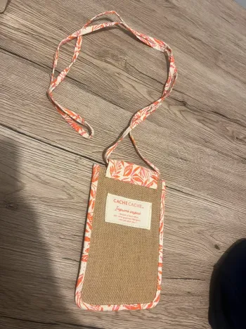 Petite pochette avec bandoulière