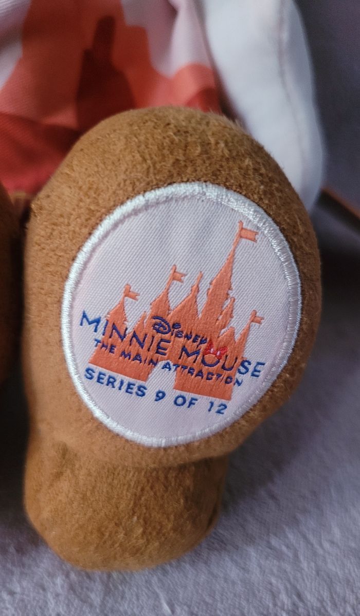 Peluche minnie main attraction 9 BTM - photo numéro 5