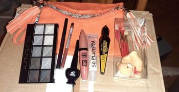 Lot maquillage trousse