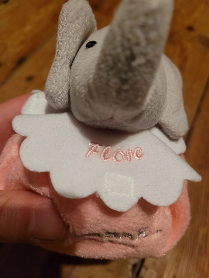 RARE Peluche Babar Flore Céleste Parfums 10cm doudou bourse porte monnaie rose éléphant collection - photo numéro 3