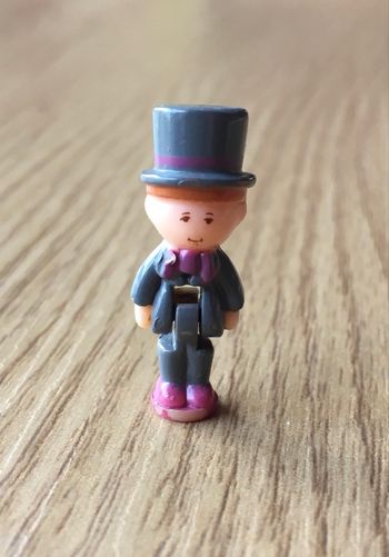 Polly Pocket figurine