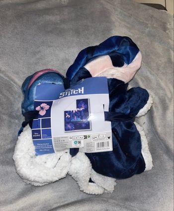 Grande couverture sherpa stitch Disney 