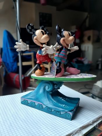 Figurine Disney traditions de Jim Shore mickey surf