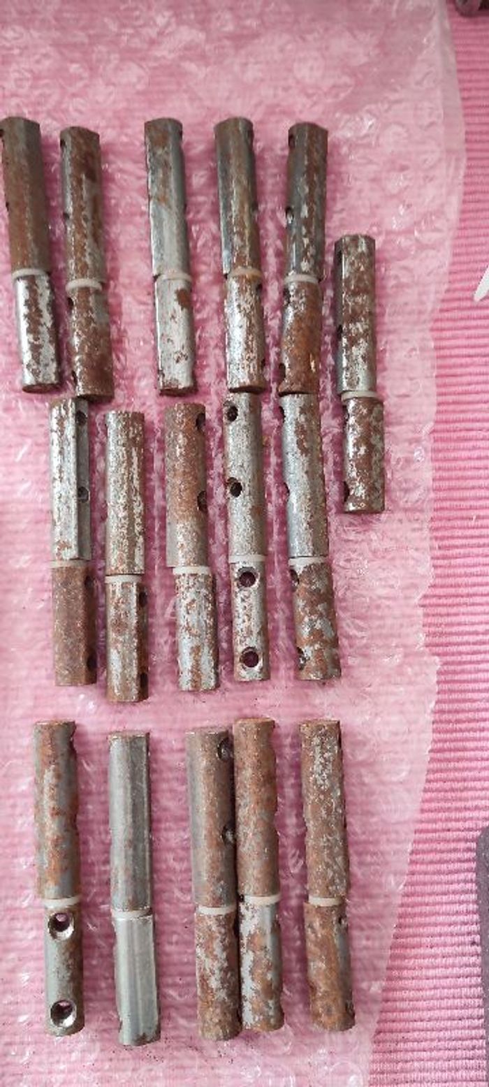 lot  16  paumelles  acier universelles