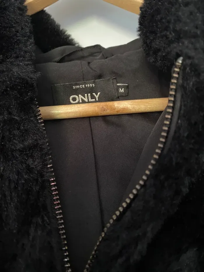 Manteau fausse fourrure - photo numéro 3