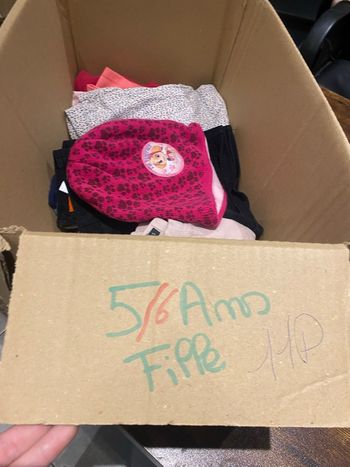 Lot de vêtements fille 5/6ans 