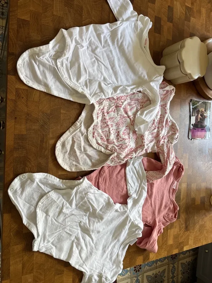 Lot body 2/6mois