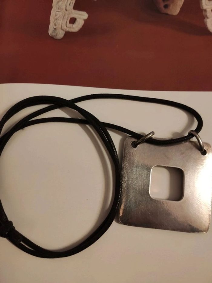 Pendentif Ubu Paris
