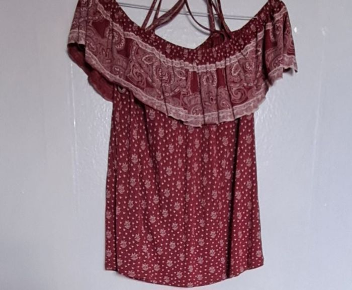 Haut Jennyfer taille M très bon état