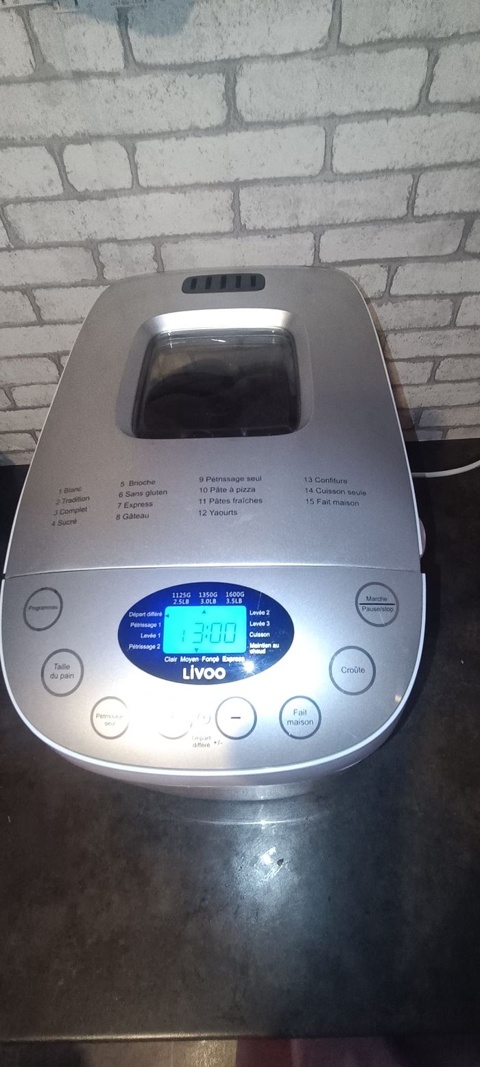 Superbe machine à pain livoo - photo numéro 2