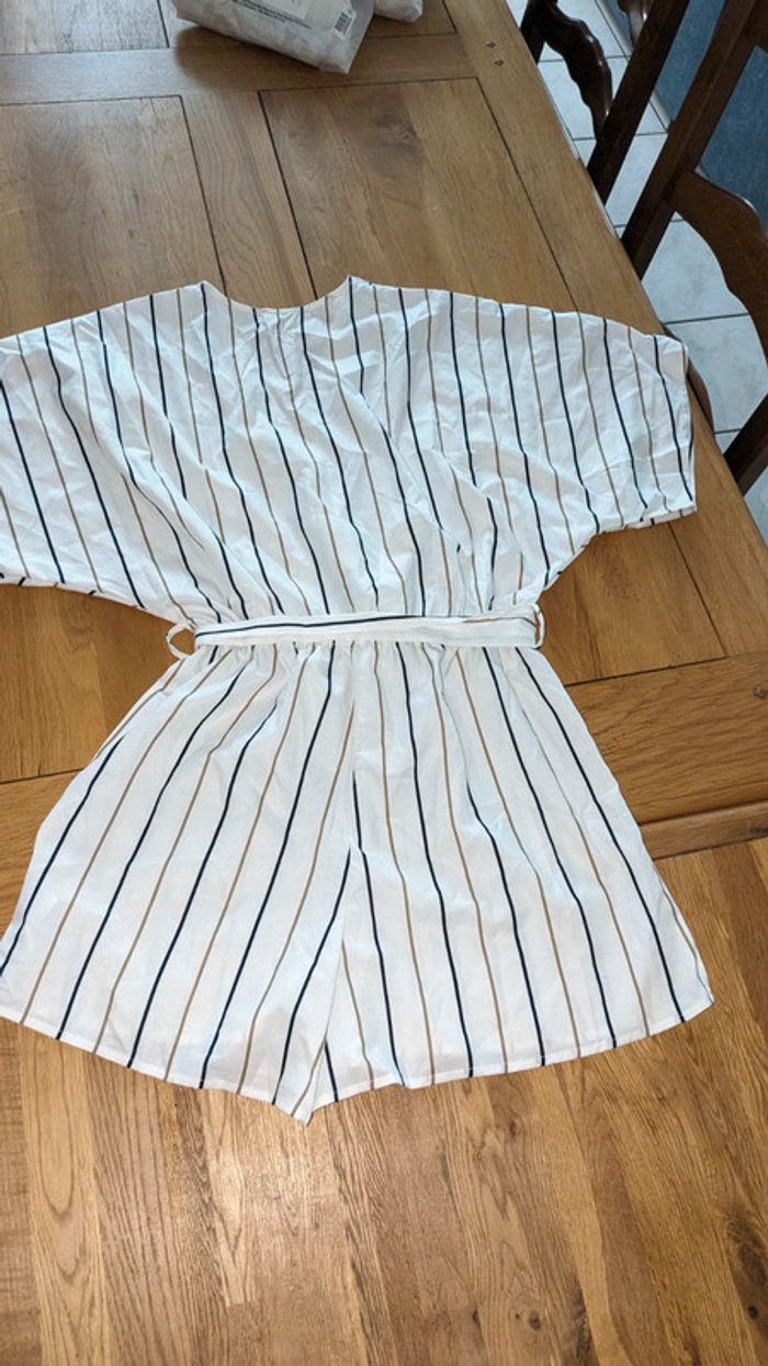 Combi short à mi manches chauve-souris taille S/38 jamais porté - photo numéro 11