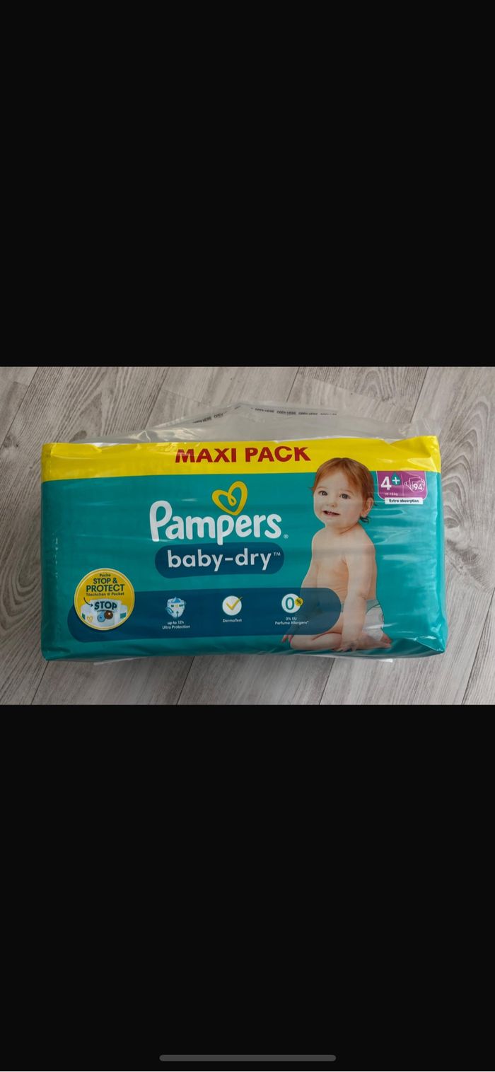 Pampers Baby Dry taille 4+ (94 couches)