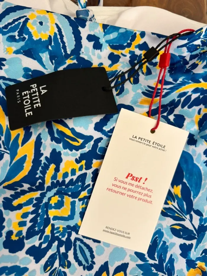 Maillot de bain 1 pièce La petite étoile bleu blanc fleurs - photo numéro 5