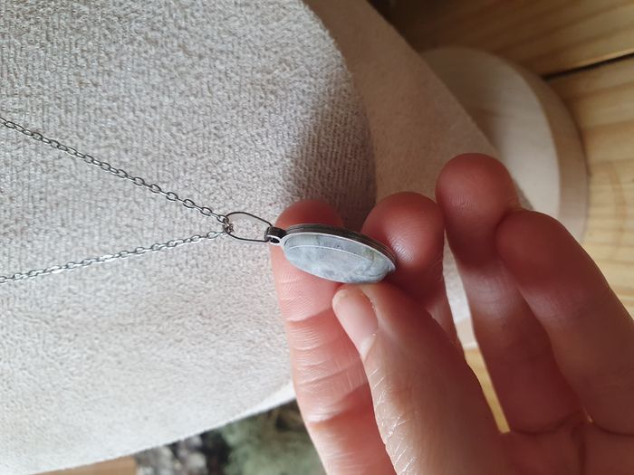 Collier en acier inoxydable avec un pendentif en pierre de labradorite - photo numéro 4