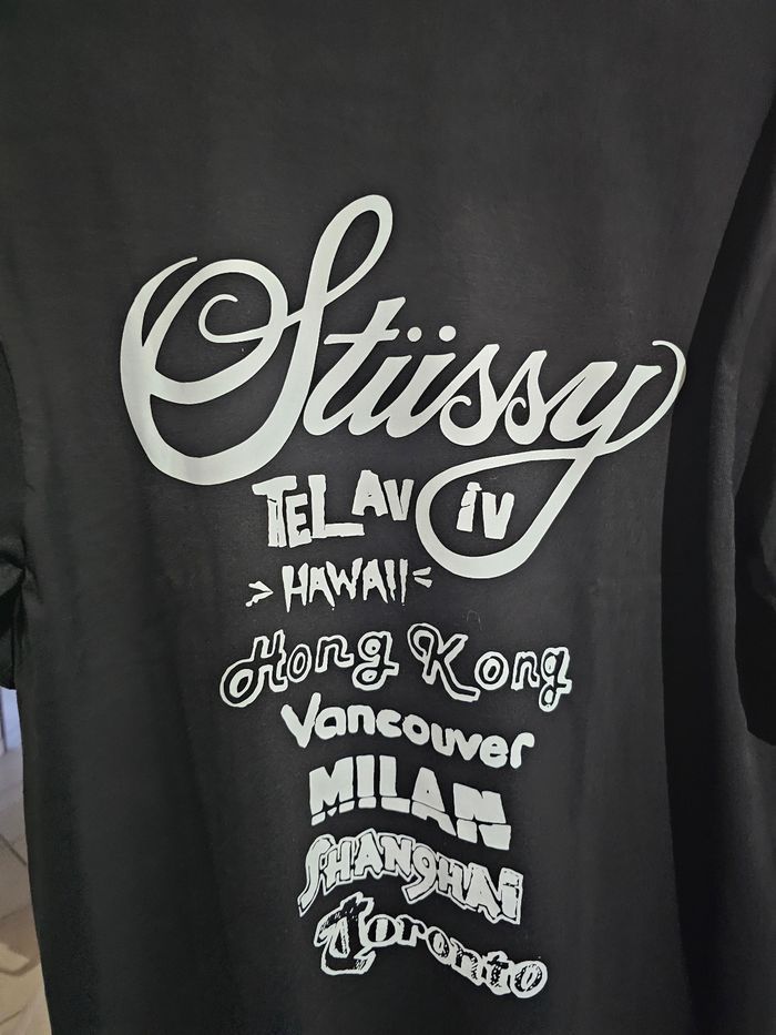 Lot de 2 t-shirt Stussy Noir et blanc Taille M Neuf - photo numéro 4