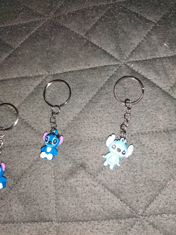 6 porte clés stitch neuf - photo numéro 2