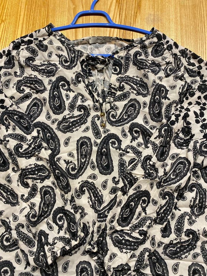 Blouse noire et blanche à motifs, Atelier Jad. Porté une seule fois - photo numéro 4