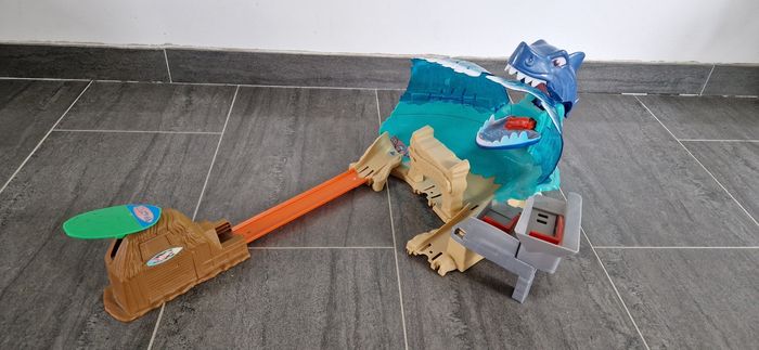 Valeur 50euros hotwheels circuit attaque du requin - photo numéro 2