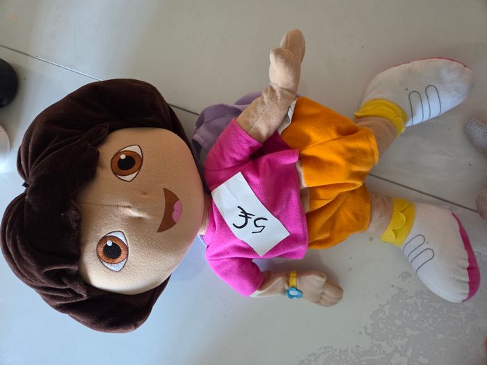 Lots poupee licorne et dora