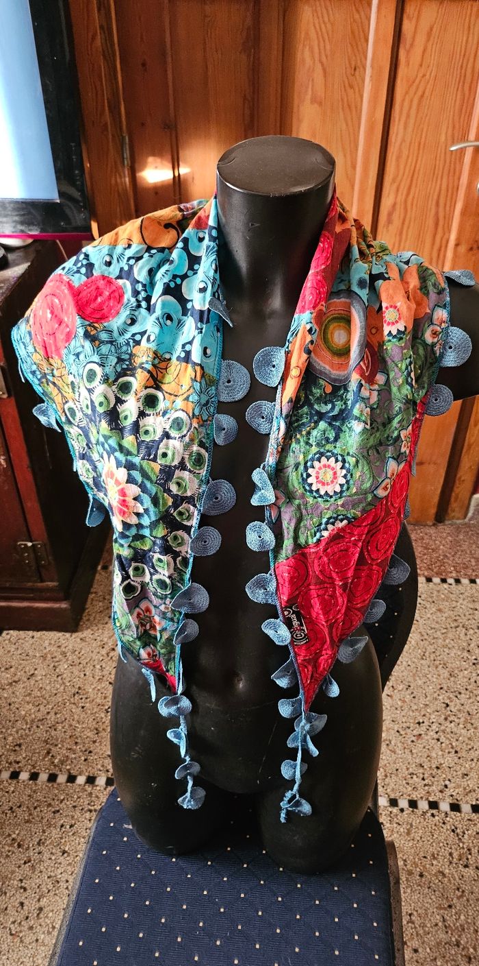 Foulard pour femmes - photo numéro 2