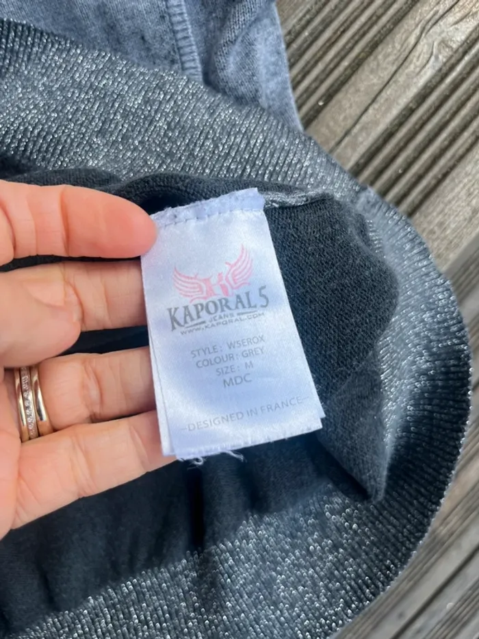 Pull gris avec fleur Kaporal - photo numéro 4