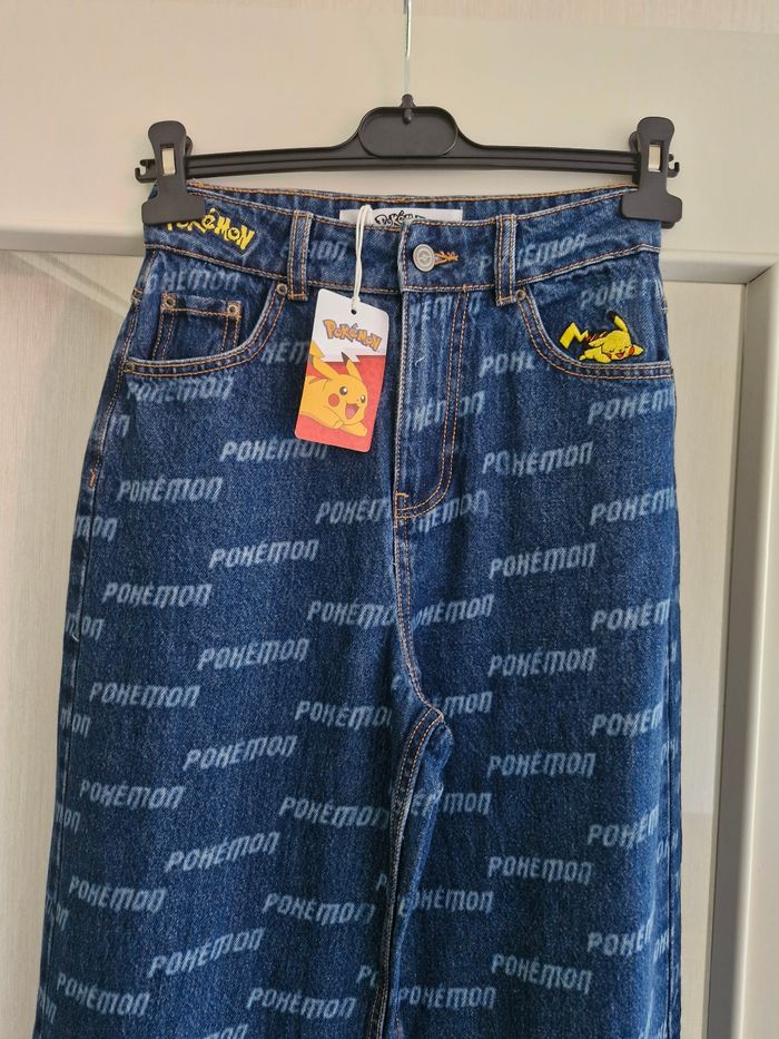 Jean JENNYFER POKÉMON Taille 34 Neuf - photo numéro 2