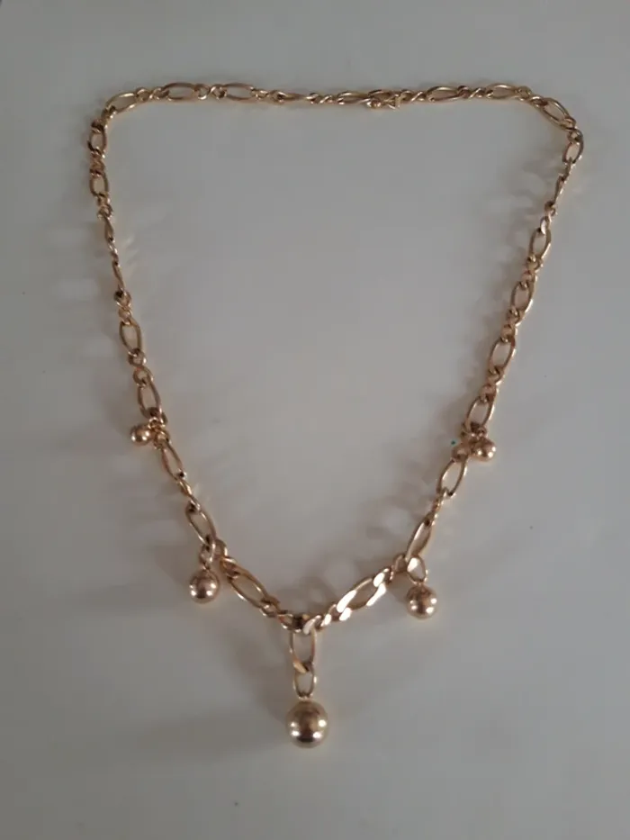 Collier fantaisie doré pendentifs boules