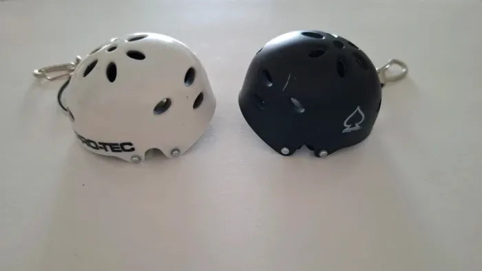 Lot de 2 porte clés casque - photo numéro 2