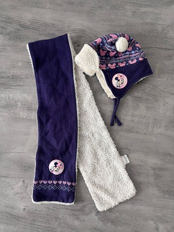 Lot écharpes et bonnets
