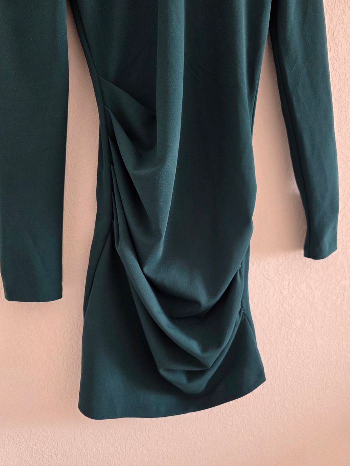 Jolie robe verte zara taille xs - photo numéro 4