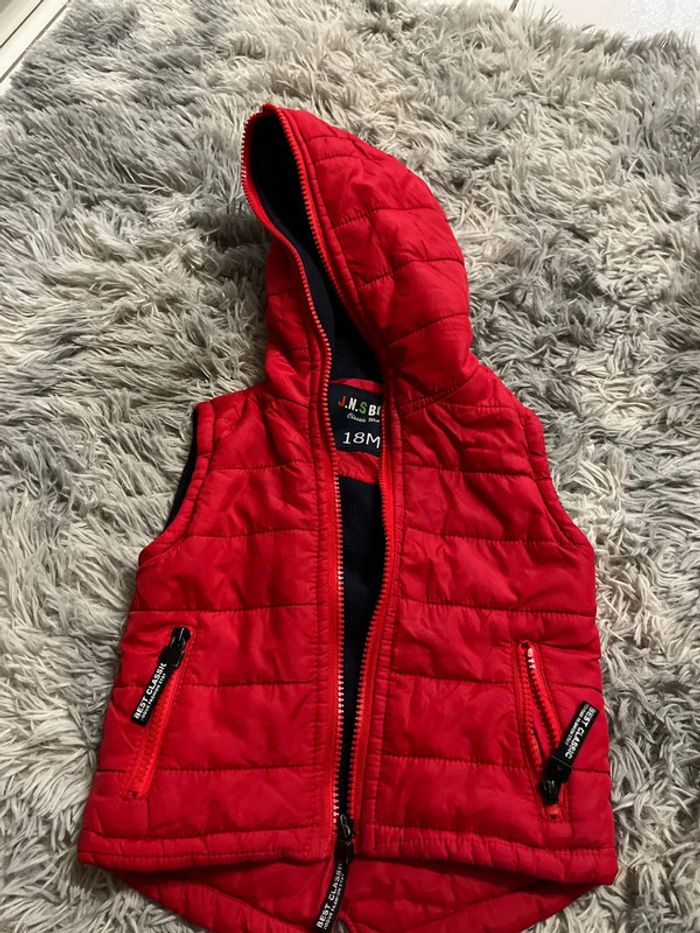 Doudoune sans manche veste zippe rouge bébé 18 mois