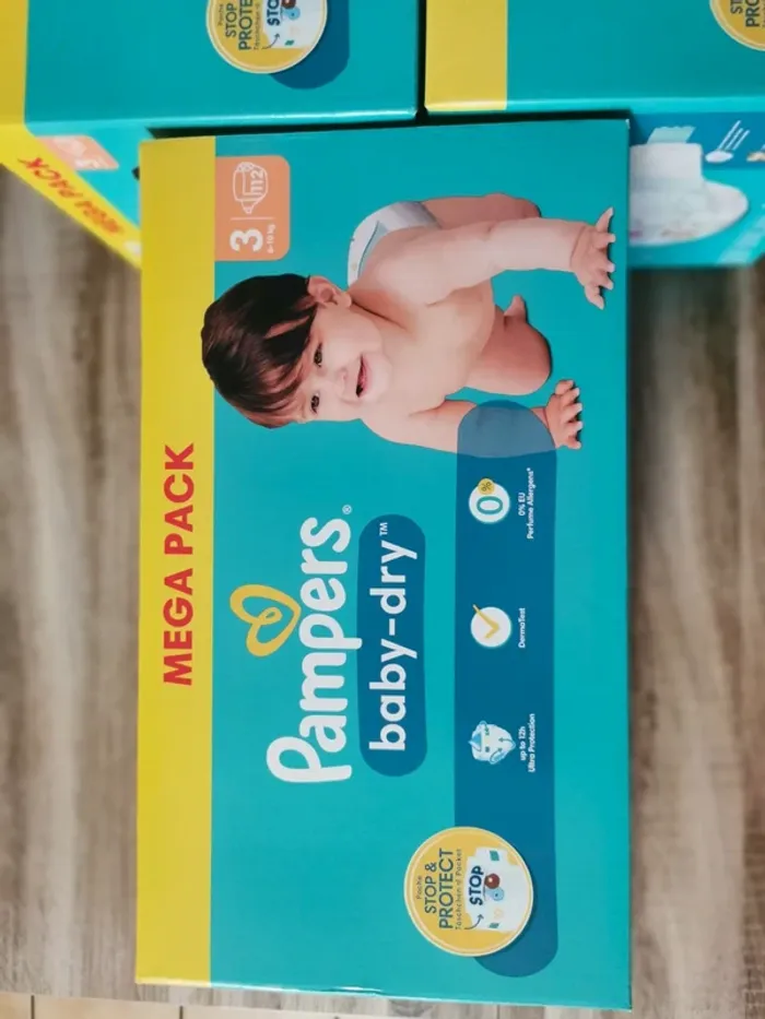Lot de 3 cartons Pampers Baby dry taille 3- 6 à 10 kg - 112 couches - photo numéro 4