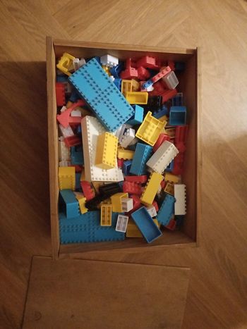 Boîte en bois avec ses cubes