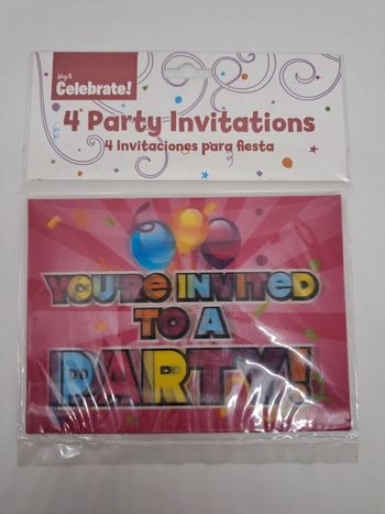 Lot de 4 cartes d'invitations avec leur enveloppe.
14x10cm.
NEUVE. You're invited to a party rose