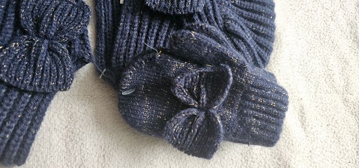 Lot bonnet snood et moufles neuf - photo numéro 4