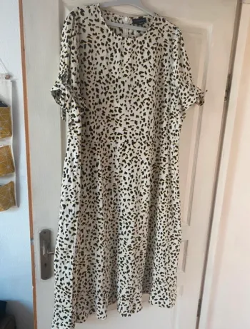 Robe midi blanche à motifs wednesday's girl taille 50