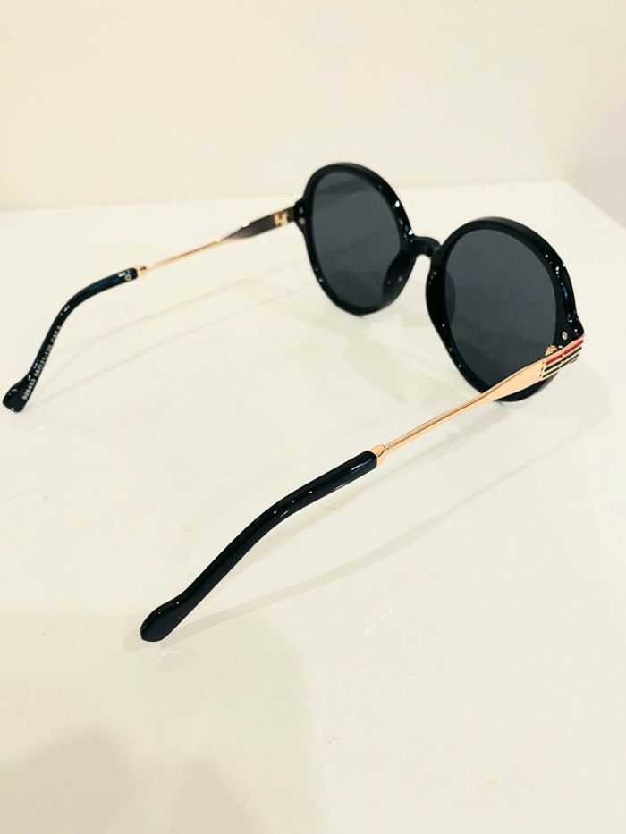 Lunette de soleil femme ronde noire et dorée uvprotection catégorie 3 - photo numéro 6