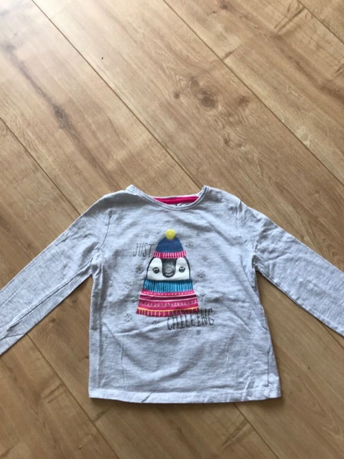 T-shirt PRIMARK taille 3/4 ans
