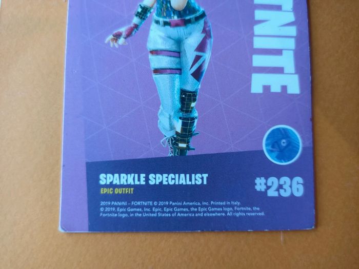 Carte panini Fortnite serie 1 Holo foil #236 sparkle specialist epic outfit - photo numéro 6
